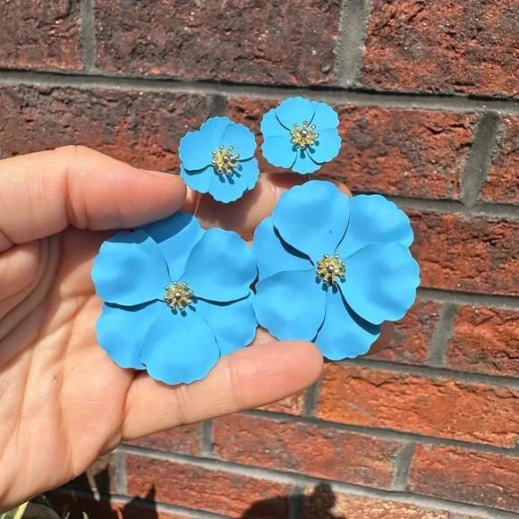 Blue Blossom Flower Earrings - Picture 7 of 7